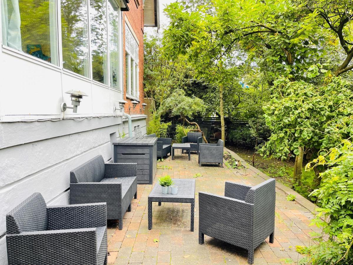 Aday - Aalborg Mansion - Big Apartment With Garden Bagian luar foto