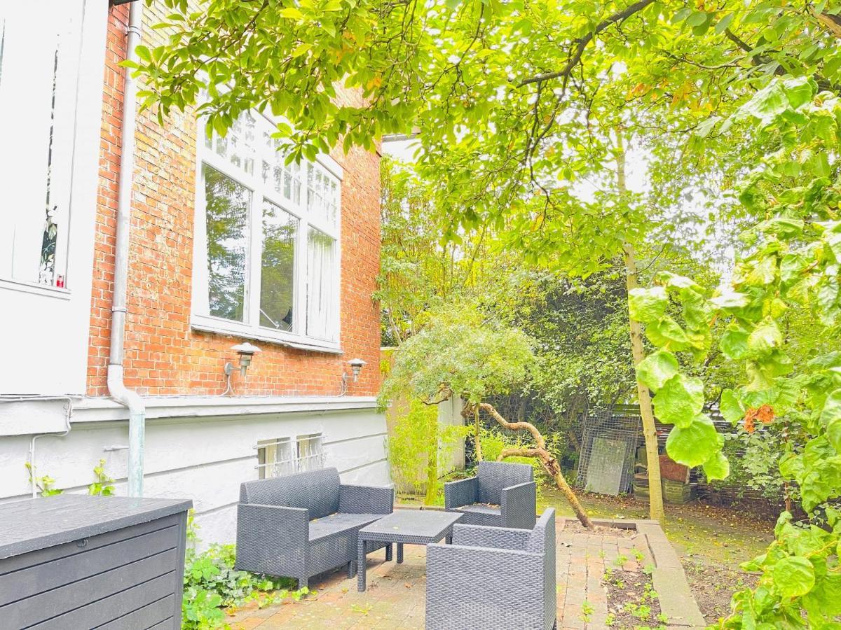 Aday - Aalborg Mansion - Big Apartment With Garden Bagian luar foto